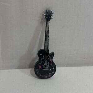 Vintage Bratz Rock Angelz Cloe Guitar Black Red Silver Rose Thorns Flowers Snake